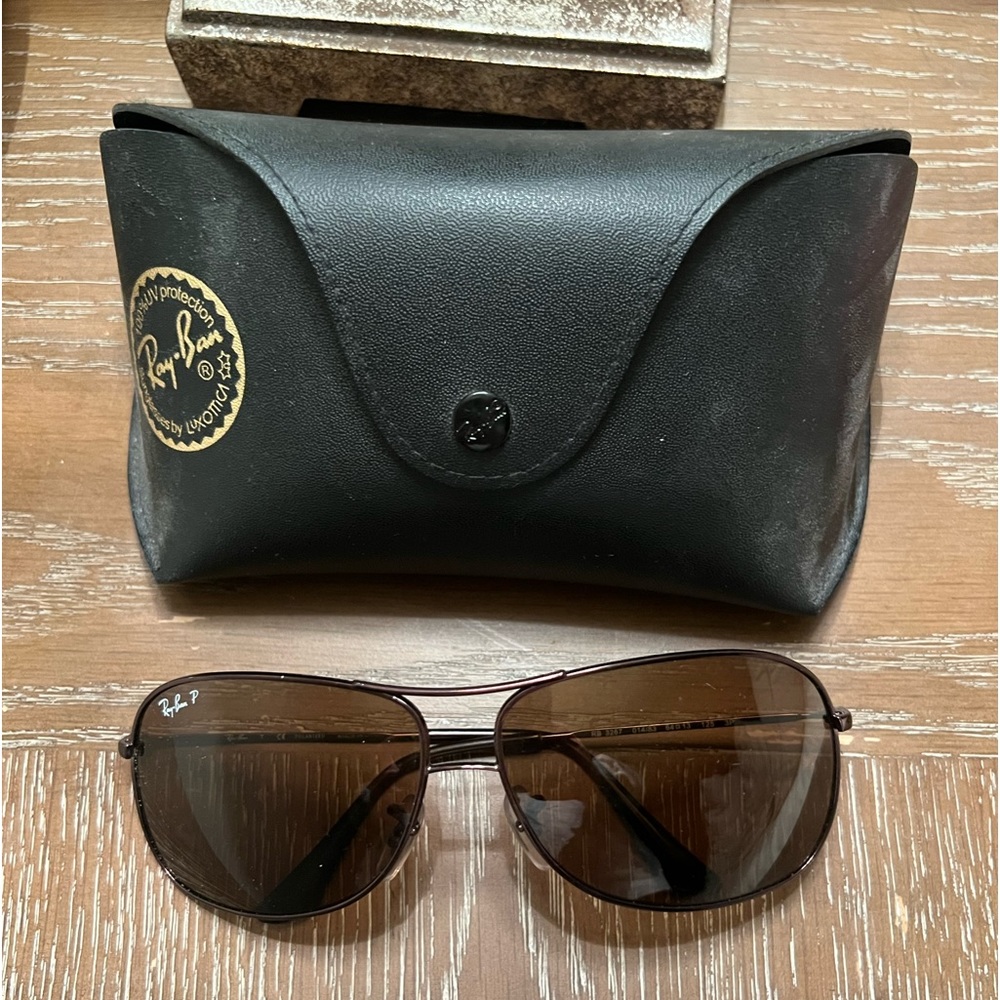 Rayban polarized sunglasses aviator like new no scratches always kept in case